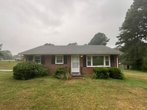 Building Photo - 205 Gully Tavern Rd