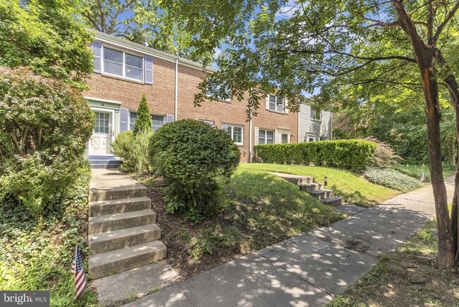 Building Photo - 38 E Rosemont Ave