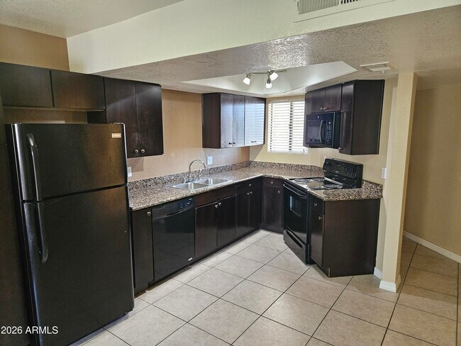 Foto del edificio - 835 N Granite Reef Rd