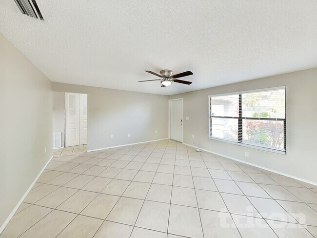 Foto del edificio - 6101 37th Ave W