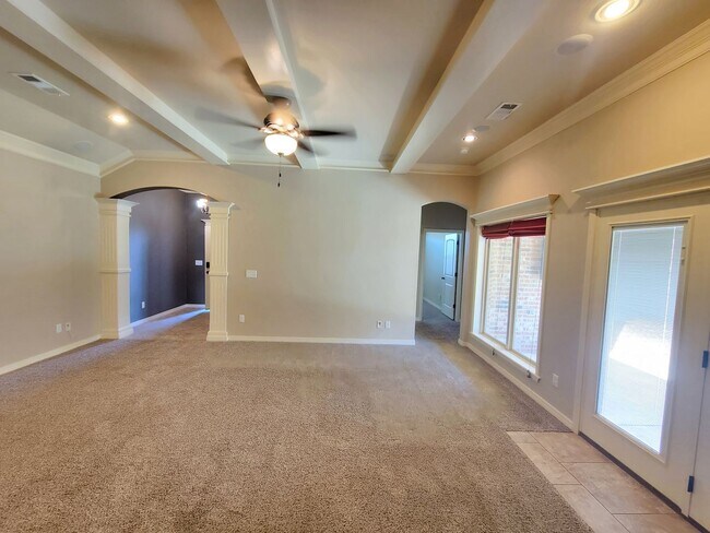 Foto del edificio - 9825 Perry Ave