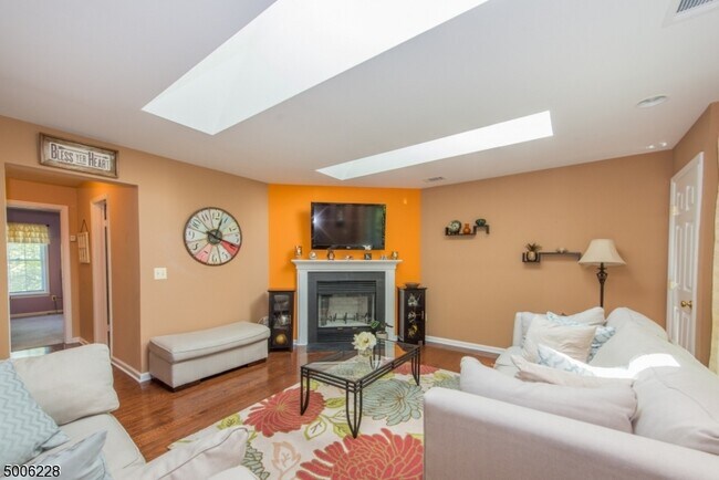 Building Photo - 2 Owl Ct