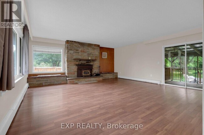 Building Photo - 5373 Aurora Rd