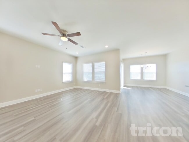 Building Photo - 1209 Dutch peak