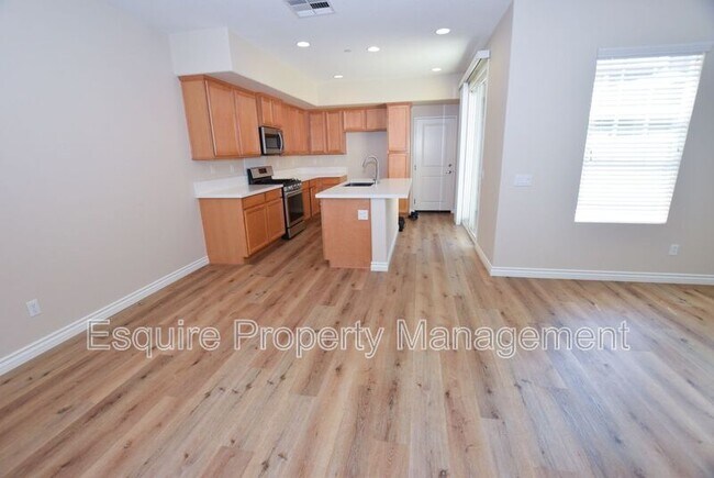 Foto del edificio - 363 Feather River Pl