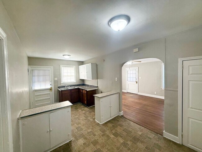 Foto del edificio - 406/408 N Bellevue Blvd