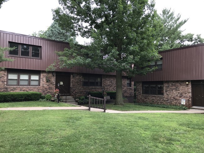 Foto del edificio - 524 Breezy Point Dr