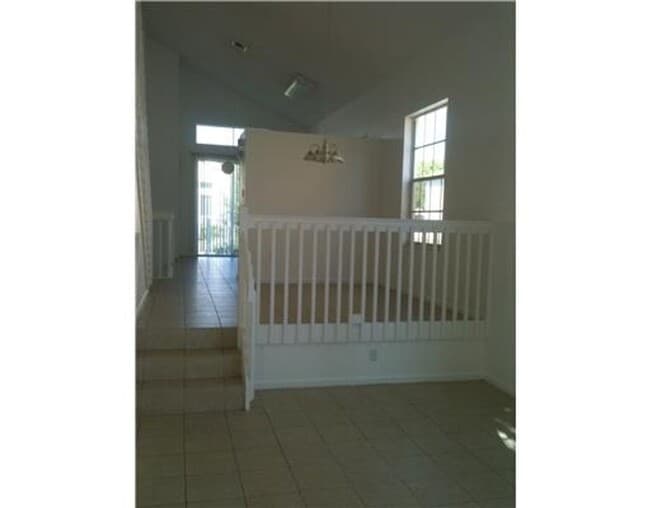 Building Photo - 9829 Scribner Ln