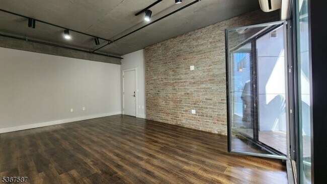 Foto del edificio - 60 Elm St