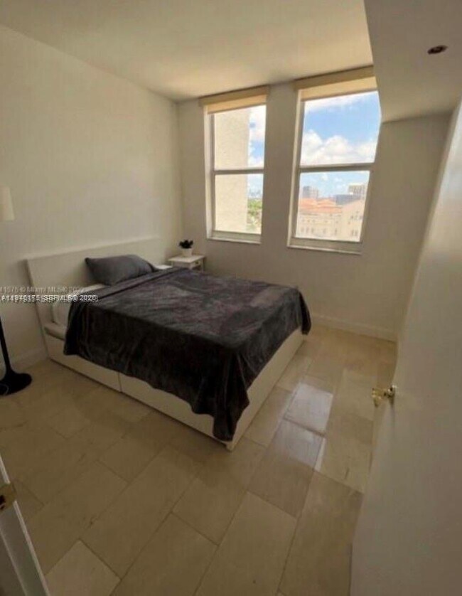 Building Photo - 4100 Salzedo St