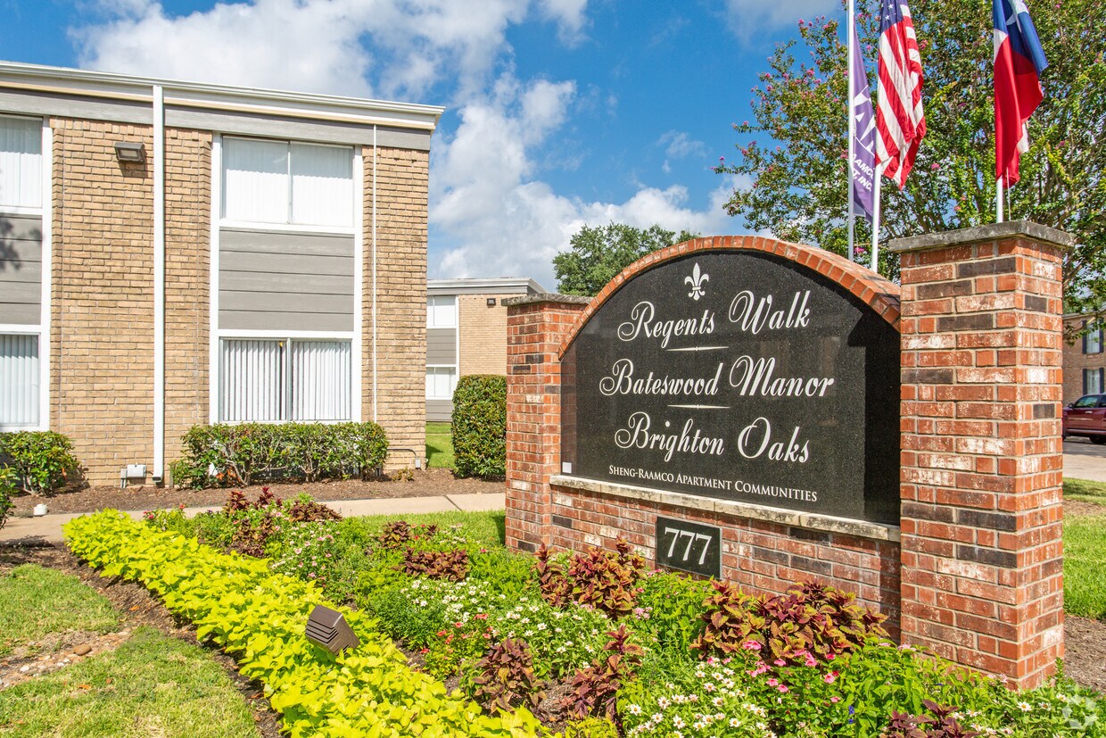 Regents Walk/ Brighton Oaks Apartments Houston, TX