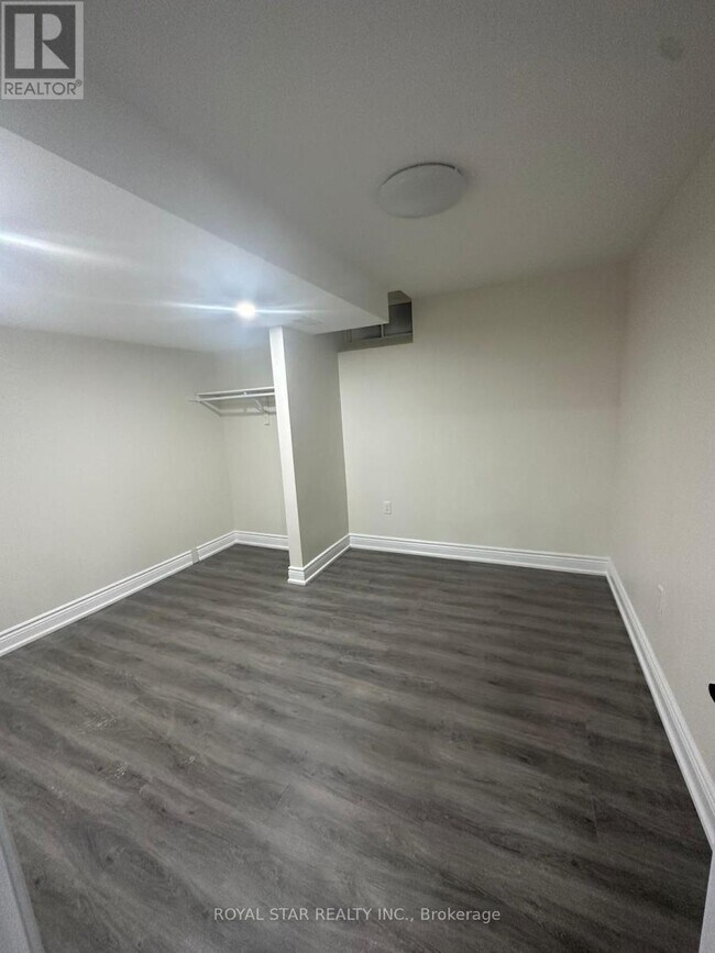 Photo du bâtiment - 89 Forest Edge Crescent