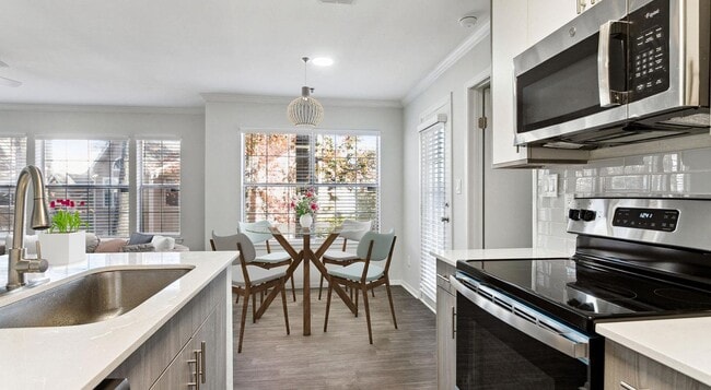 Building Photo - Briarhill Apartments