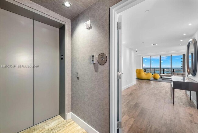 Foto del edificio - 650 NE 32nd St