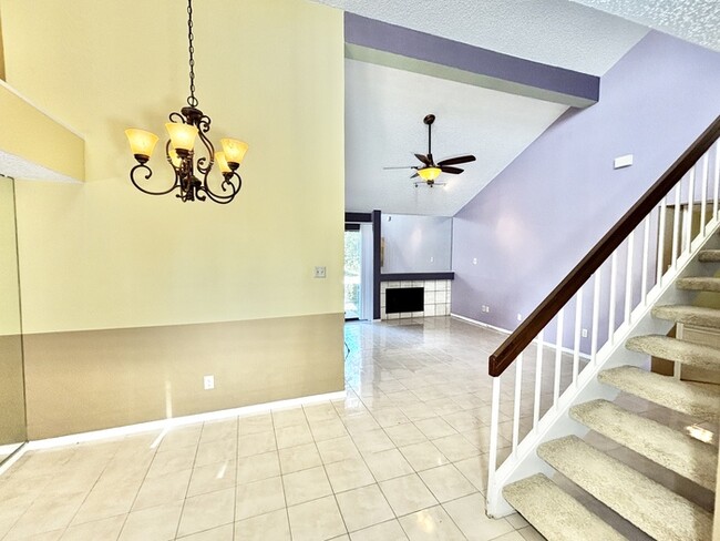 Building Photo - 503 Ranch Trail