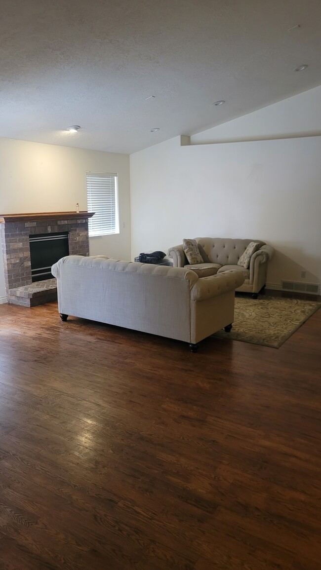 Building Photo - 2151 W Sunset Pointe Dr