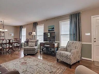 Foto del edificio - 2709 Rosewood Dr