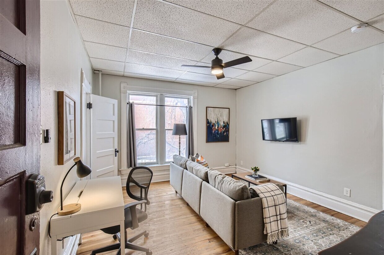 Foto principal - 2805 E 16th Ave