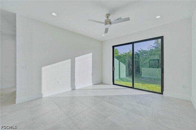 Foto del edificio - 5428 Bristo St