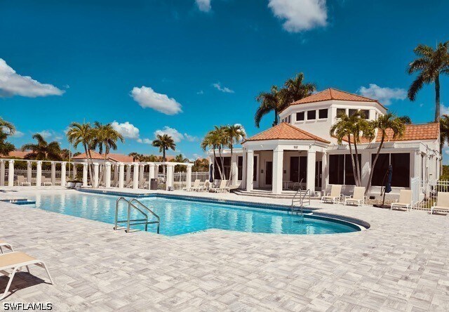 Foto del edificio - 7725 Jewel Ln