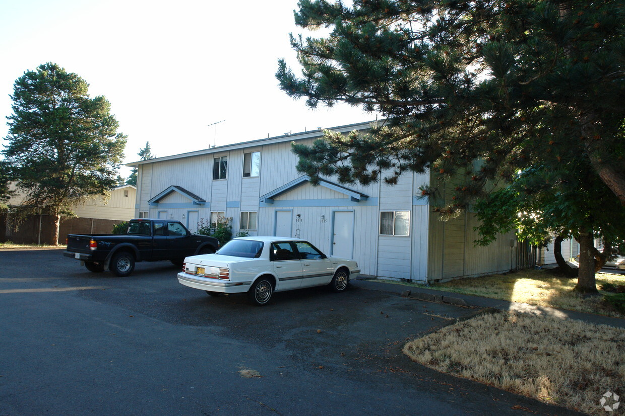Primary Photo - 1001-1009 Ring St NE