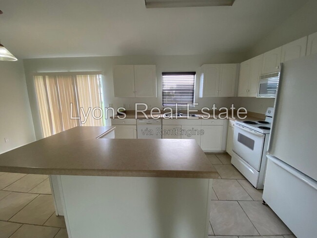 Foto del edificio - 1703 NE 17th St