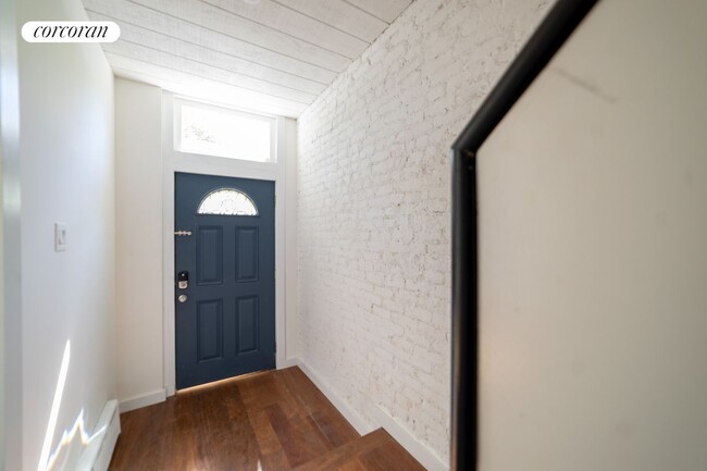 Building Photo - 160 Nevins St
