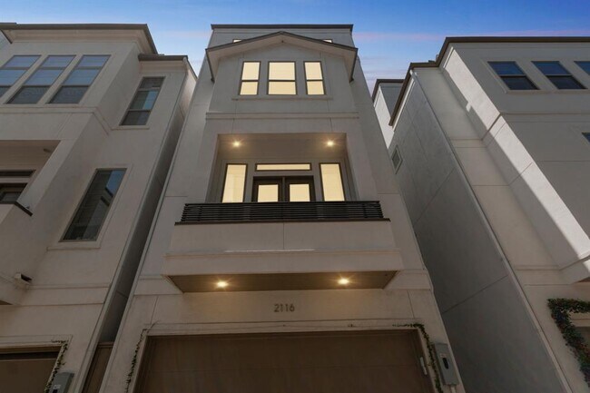 Foto del edificio - 2116 Radcliffe St