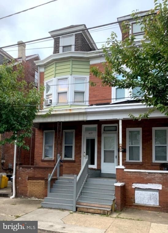 Building Photo - 419 S Logan Ave