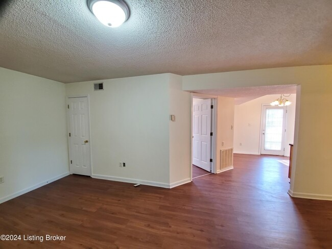 Building Photo - 6418 Venango Dr