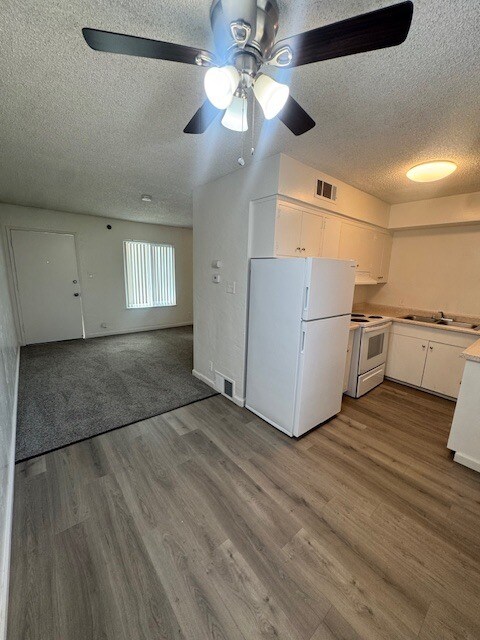 Foto del edificio - Cedar Heights Apartments