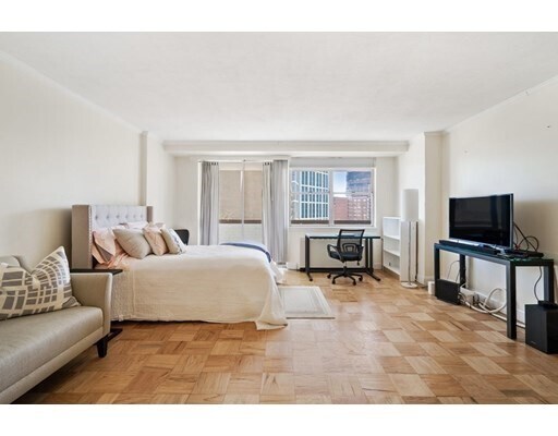 Primary Photo - 6 Whittier Pl