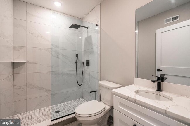 Building Photo - 713 S Mildred St