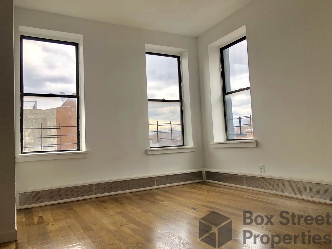Primary Photo - 369 Nostrand Ave