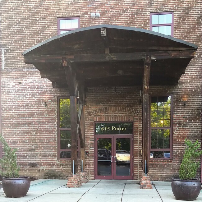 Secure Entrance - 815 Porter St