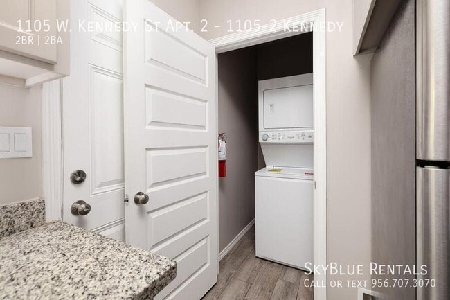 Building Photo - 1105 W Kennedy St