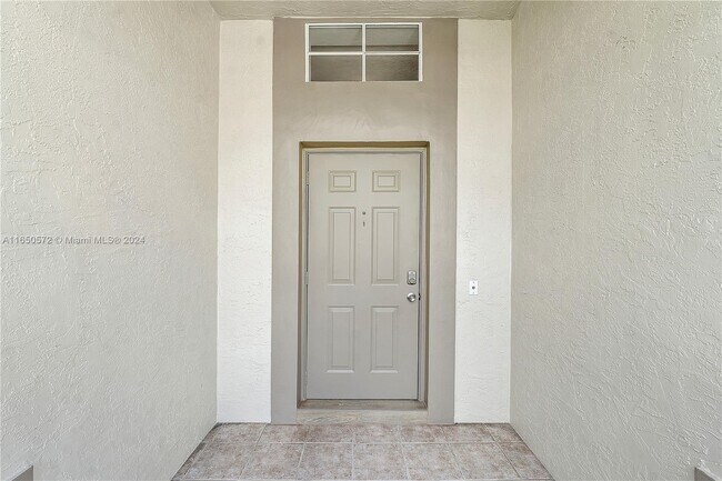 Foto del edificio - 9677 Boca Gardens Cir N