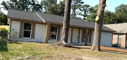 Building Photo - 1407 W Donovan St