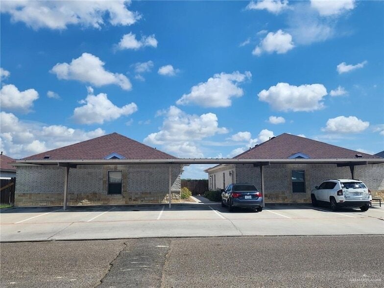 Primary Photo - 1217 W Garfield Ave