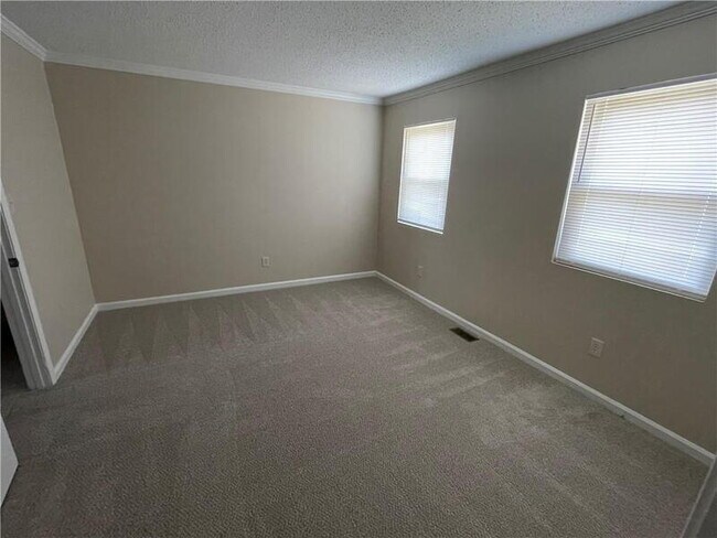 Foto del edificio - 114 Bentley Pkwy