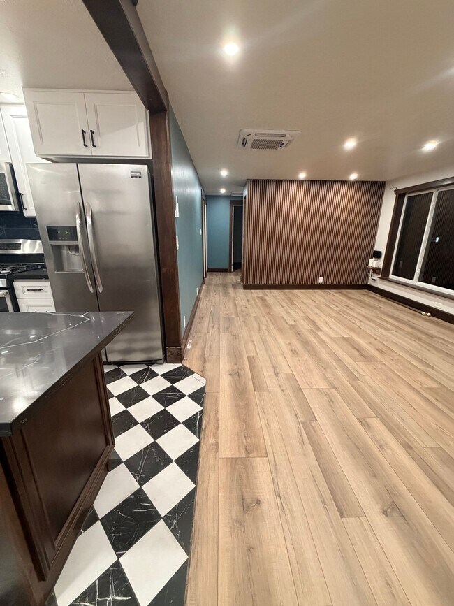 Foto del edificio - 360 N 300 W
