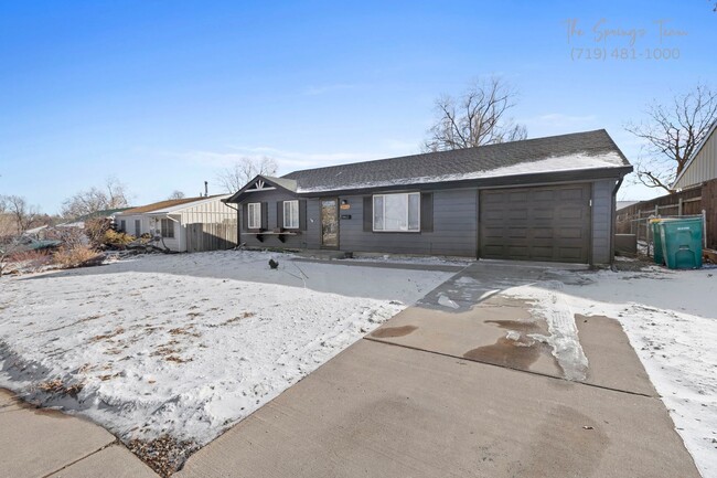 Building Photo - Beautifully UPDATED 4 Bed / 1 Bath Rancher...