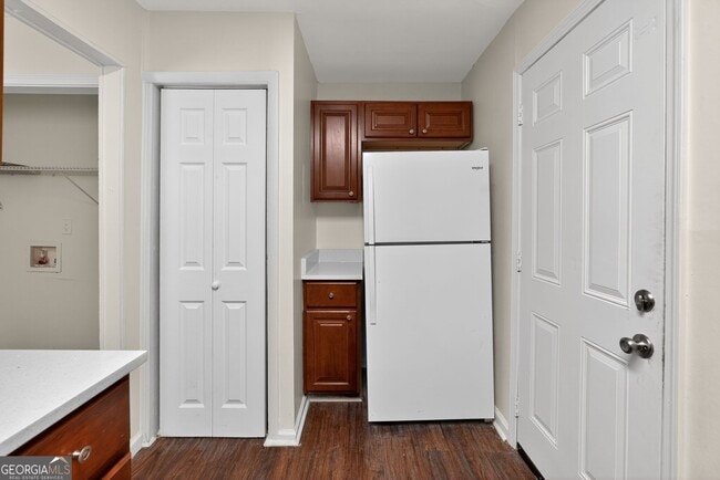 Foto del edificio - 2516 Peachwood Cir NE