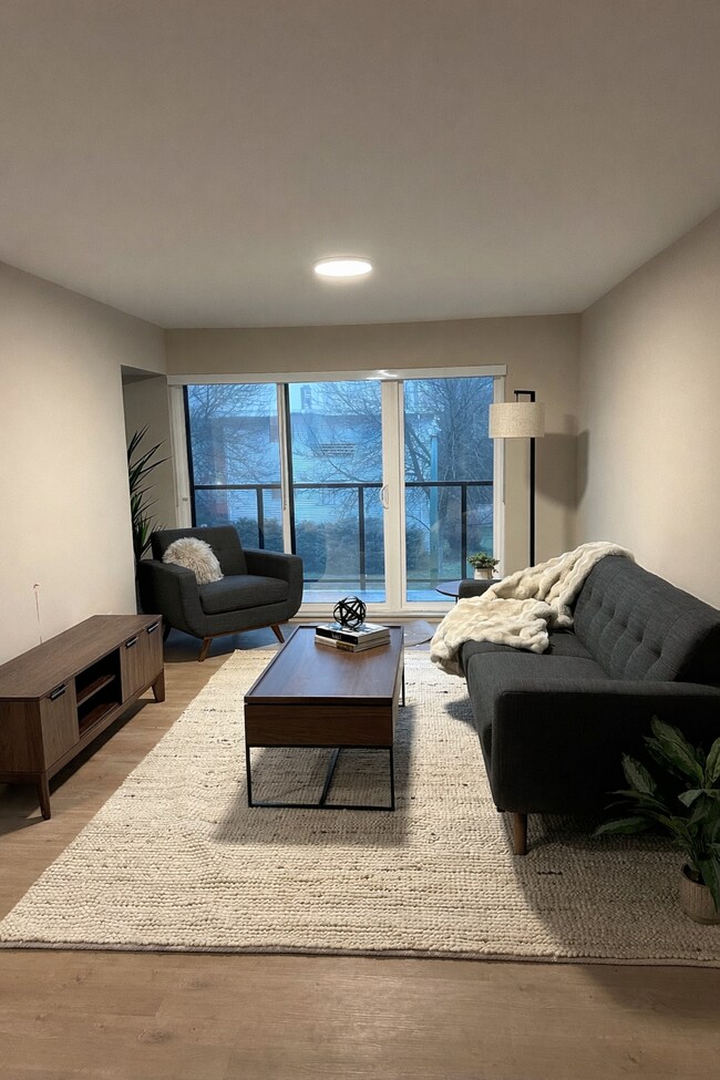 Photo du bâtiment - 8725 Oak St