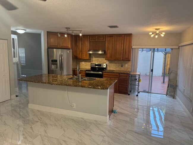 Foto del edificio - 10223 Serene Meadow Dr N