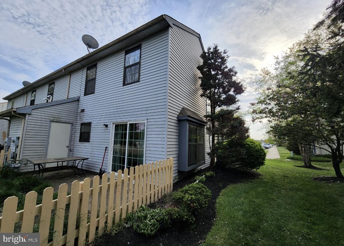 163 Crown Prince Dr, Evesham, NJ 08053 Townhome Rentals in Evesham NJ