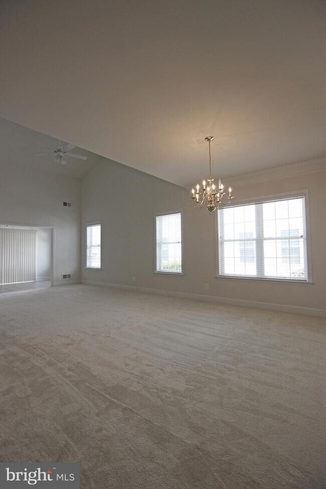 Foto del edificio - 8974 YELLOW DAISY Pl