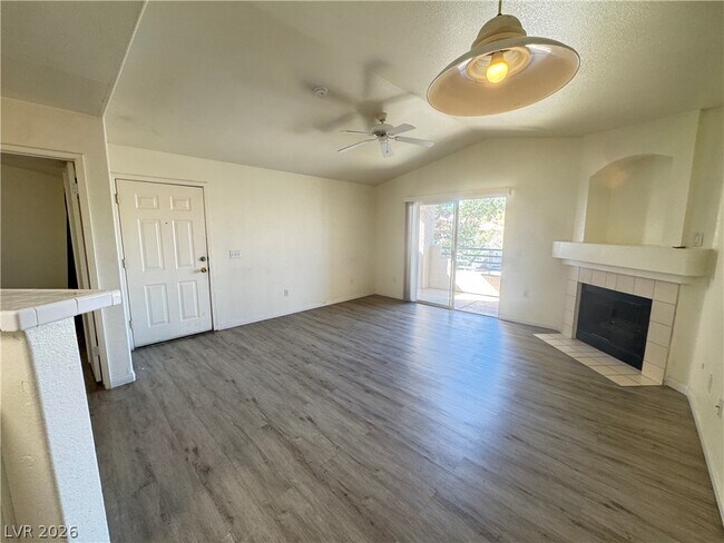 Foto del edificio - 5415 W Harmon Ave