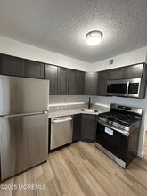 Building Photo - 41 Diane Dr