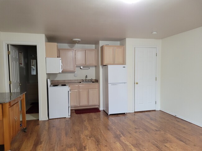 Foto del edificio - 326 NE Kingwood Pl